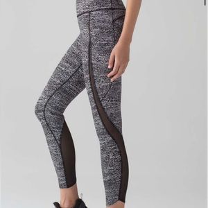 Lululemon Pace Perfect 7/8 Tight (25") - Size 10
